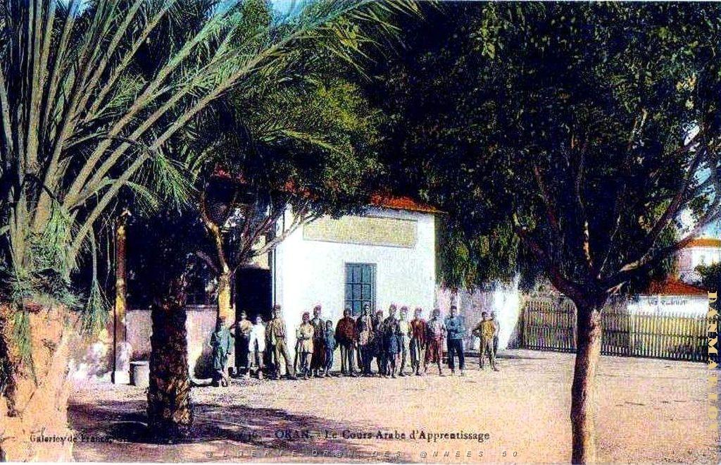 CA a- 187- Village negre.jpg